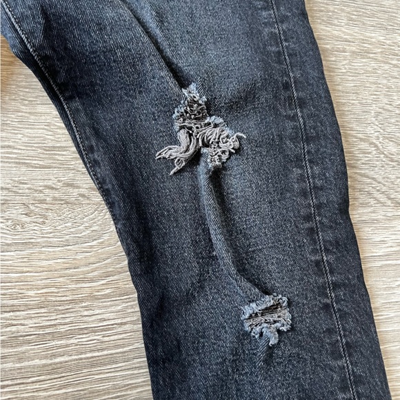 LIKE NEW! Levi’s 501 Skinny with Knee Rips - Wild Bunch Black - Picture 11 of 16